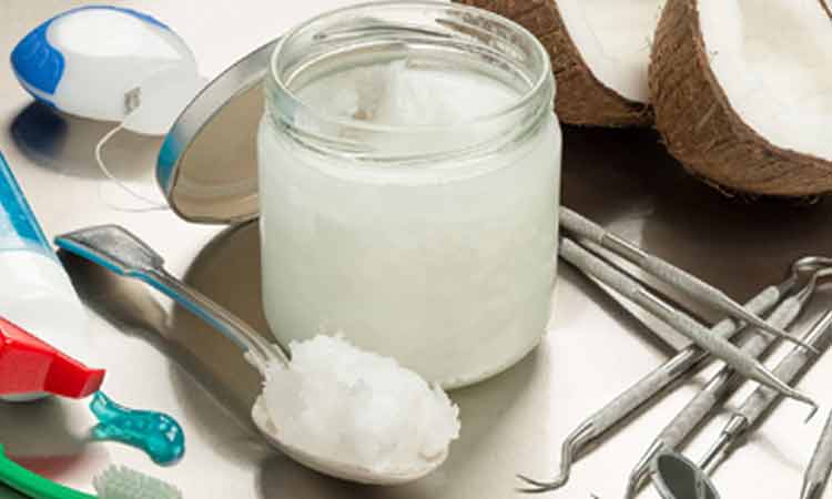 8-benefits-coconut-oil-oral-health 