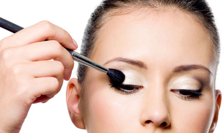 how to apply make up