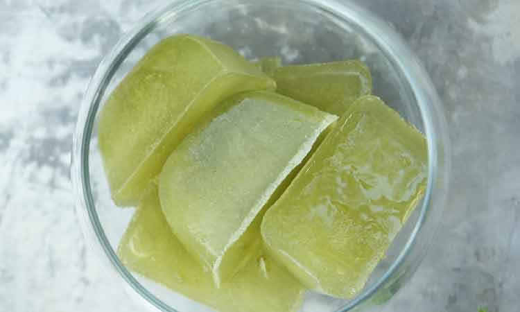 Cucumber ice cube on 8 Benefits Of Ice Cubes For Your Skin