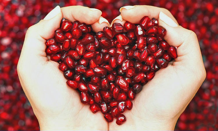 Seeds on 5 Skin Care advantages of Pomegranates